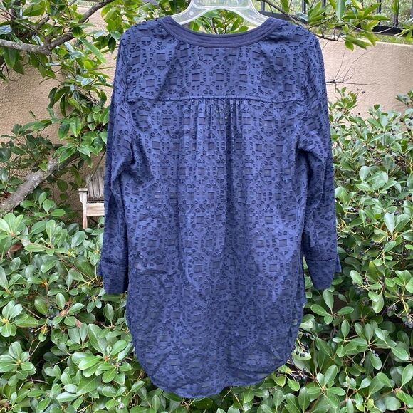Rebecca Taylor Navy Blue Silk Blend Textured Blouse. Size 4. EUC! - Picture 2 of 4